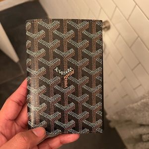 Passport Goyard wallet